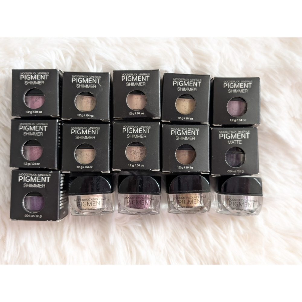 Lot Of 15 Younique Eyeshadow Pigments